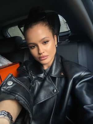 Саша, индивидуалка